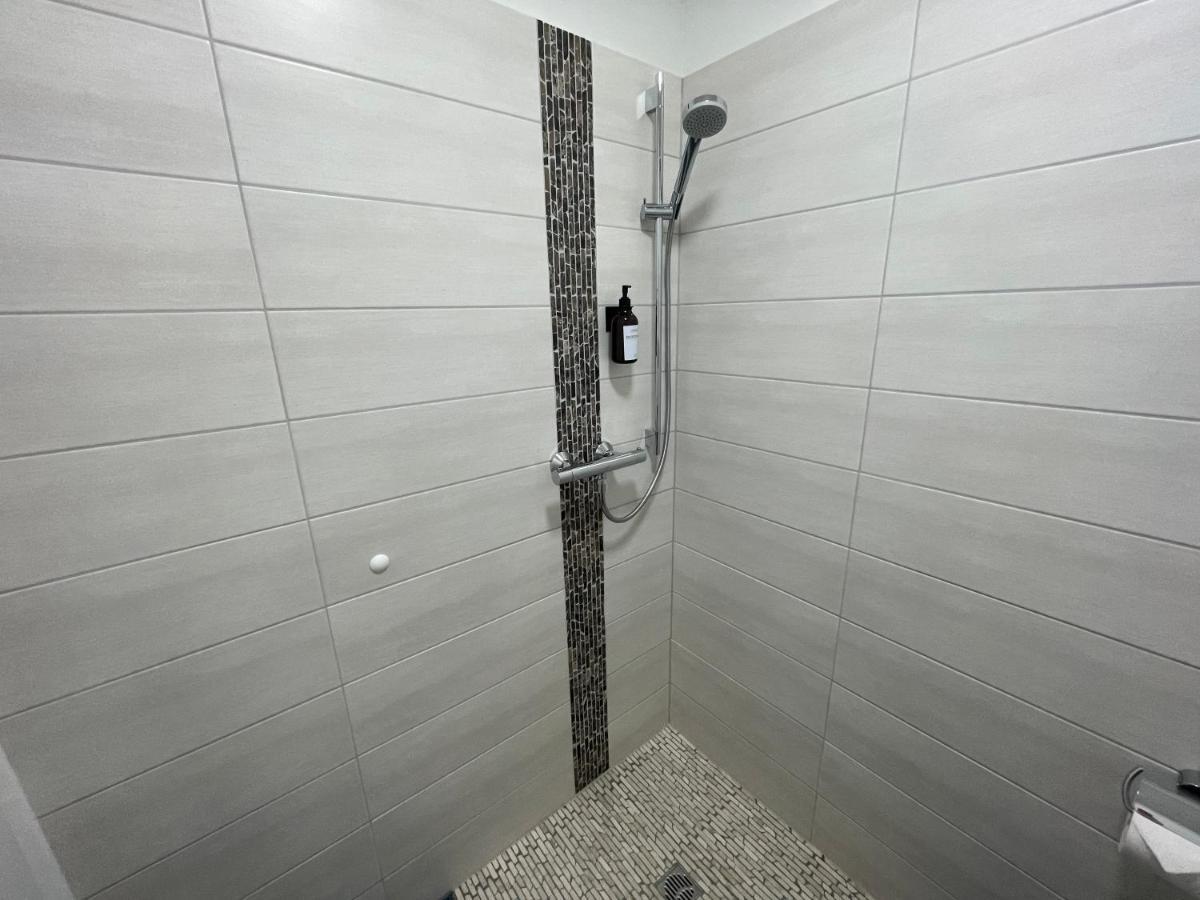 Vorstadtoase - 2 Personen - Eichwalde, Naehe Ber - Queensize-Bett, Netflix, Parken Екстер'єр фото