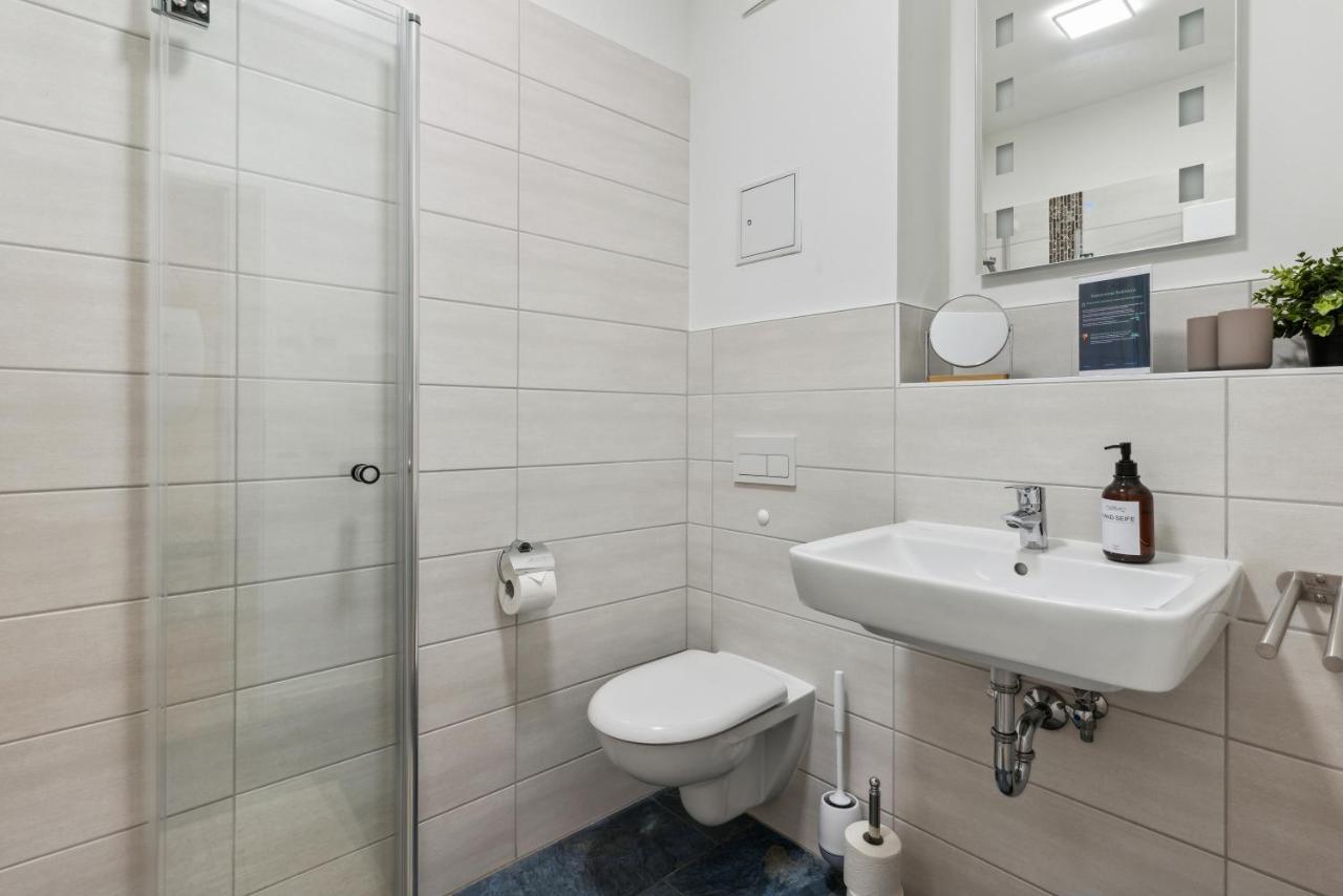 Vorstadtoase - 2 Personen - Eichwalde, Naehe Ber - Queensize-Bett, Netflix, Parken Екстер'єр фото