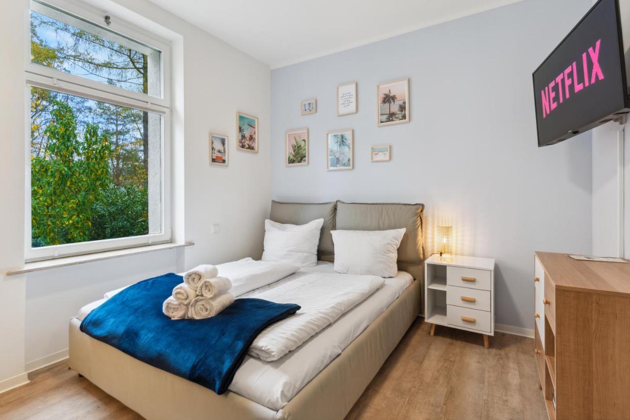 Vorstadtoase - 2 Personen - Eichwalde, Naehe Ber - Queensize-Bett, Netflix, Parken Екстер'єр фото